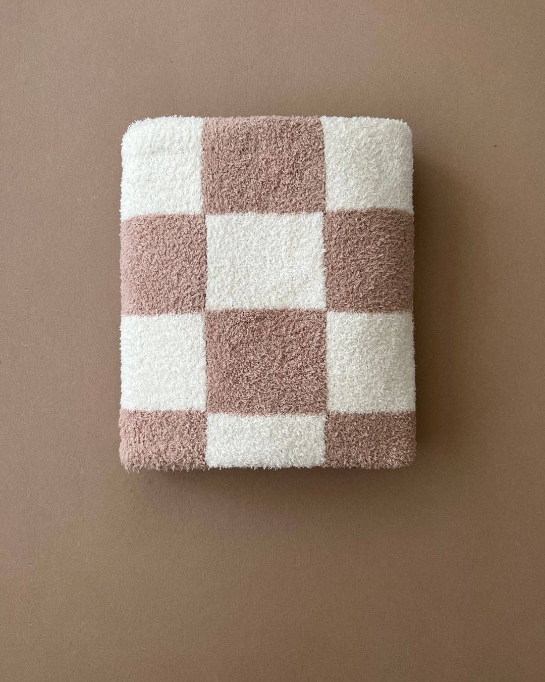 Ultra Plush Blanket || Checkered Latte